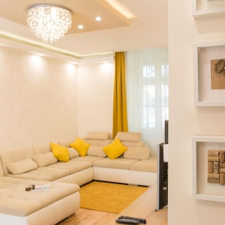 Cork Apartman Егер Екстериор снимка