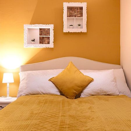 Cork Apartman Егер Екстериор снимка