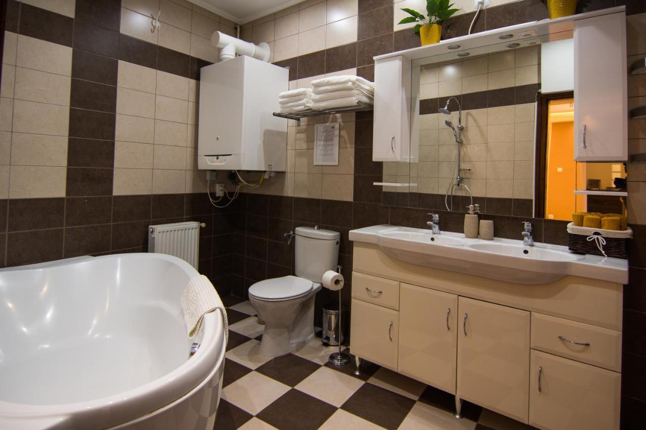 Cork Apartman Егер Екстериор снимка