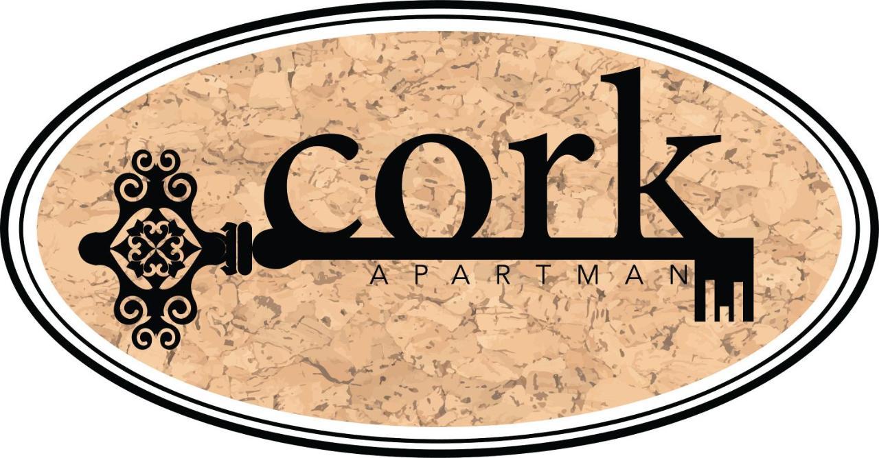 Cork Apartman Егер Екстериор снимка