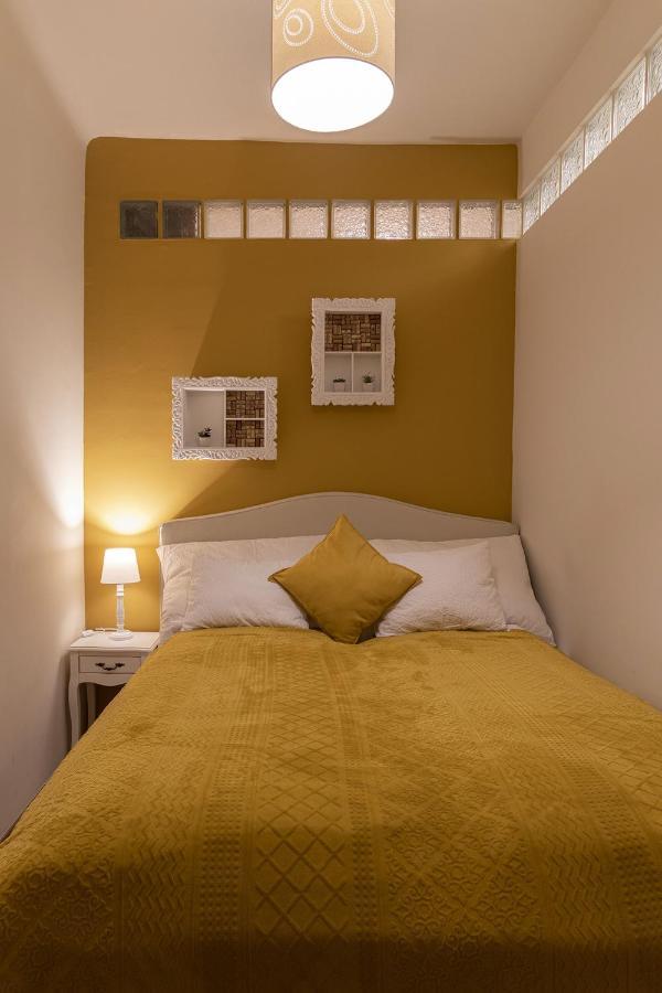 Cork Apartman Егер Екстериор снимка